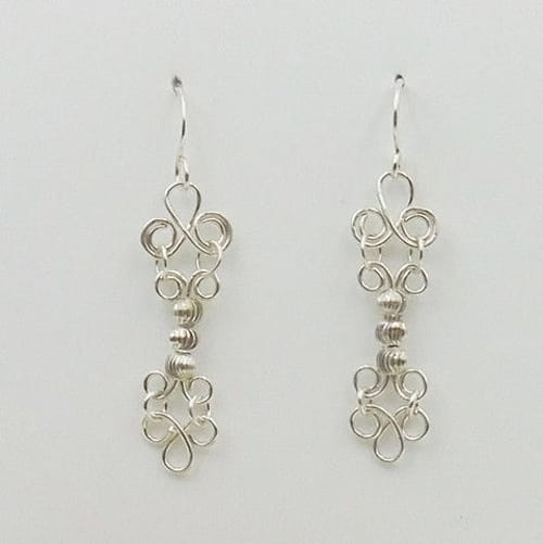 Click to view detail for DKC-1052 Earrings, long filigree, silver beads $66